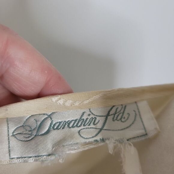 VINTAGE 70s blouse cream ivory leaf print embossed long sleeve S - Picture 6 of 9